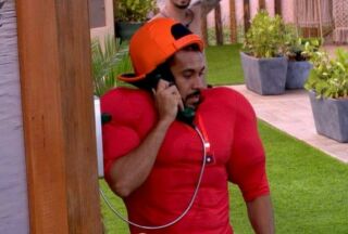 Imagem principal do artigo BBB 25: Maike atende ao Big Fone e Castiga Diego e Daniele com o Paredão