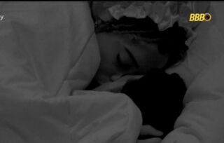 Imagem principal do artigo BBB 25: João Gabriel e Thamiris vão para o edredom e se beijam após a Festa do Líder