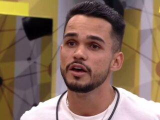 Imagem principal do artigo BBB 25: João Pedro faz comentário sobre necessidades fisiológicas em almoço e leva bronca