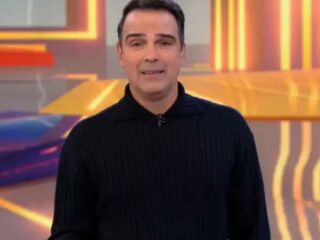 Imagem principal do artigo BBB 25: Tadeu Schmidt se irrita e dá esporro em brothers: “Eu já expliquei”