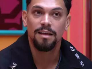 Imagem principal do artigo BBB 25: Vinícius é criticado por escolha de emparedados pelo Big Fone: "Burro"