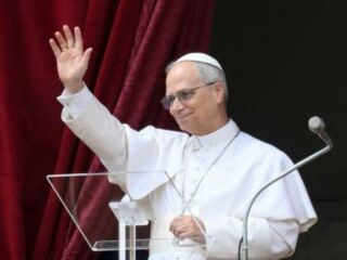 Imagem da notícia Papa Leão XIV faz apelo ao mundo pela paz e envia mensagem no Dia das Mães