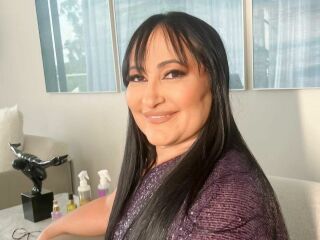 Imagem da notícia “Tanta maldade”; Mãe de Deolane lamenta indiciamento da influenciadora na CPI das Bets e posta desabafo