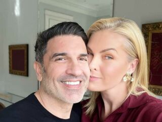 Imagem da notícia Edu Guedes tem alta médica antes do previsto e é recebido por Ana Hickmann: “Meu amor está de volta”