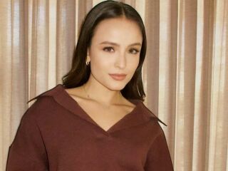 Imagem da notícia Sensitiva garante que Larissa Manoela anunciará que será mãe em breve: “Vai dizer que está grávida”