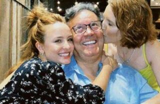 Imagem da notícia Pais de Larissa Manoela baixam preço de mansão de luxo em 3,5 milhões após ‘encalhar’ e não conseguir vender