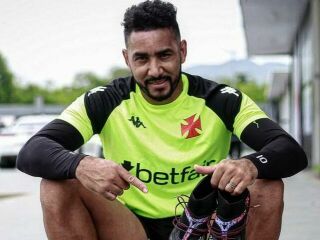 Imagem da notícia Ex-amante de Payet diz que o jogador gostava de ser passivo: “Submisso”