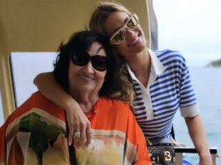 Imagem da notícia Dona Déa e Lívia Andrade selam a paz ao vivo e emocionam Luciano Huck