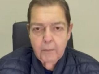 Imagem da notícia Faustão reaparece na TV e faz homenagem emocionante à esposa no Dia das Mães