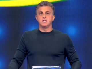 Imagem da notícia Luciano Huck é interrompido no Domingão com ligação da filha: "Eu fico nervoso e atendo"