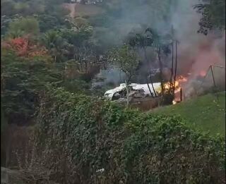 Imagem da notícia Avião com 62 pessoas cai em Vinhedos no interior de São Paulo