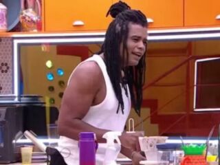 Imagem principal do artigo BBB 25: Diogo reage ao descobrir beijo entre Aline e Thamiris na festa