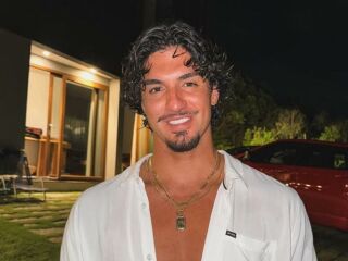 Imagem principal do artigo Gabriel Medina celebra surfe e relembra foto icônica nas Olimpíadas