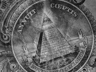 Imagem da notícia Reptilianos e lua falsa: Conheça as teorias de conspiração mais famosas da internet