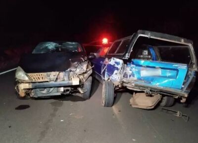 Imagem da notícia Dois ficam gravemente feridos em acidente entre três carros na MS-040, em São Gabriel do Oeste