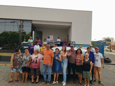 Imagem da notícia Prefeito Dalmy Crisóstomos entrega carro zero km ao Centro de Convivência da Melhor Idade em Alcinópolis