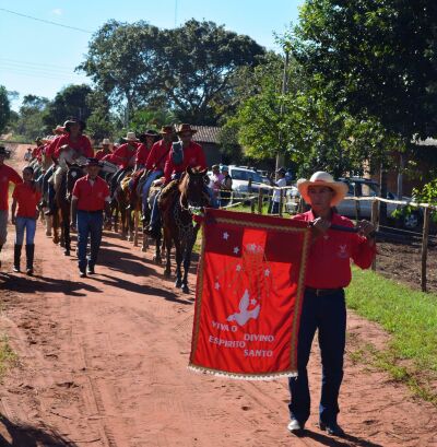 Imagem da notícia Fé, catira e leilão: Festa do Divino agita Figueirão neste fim de semana