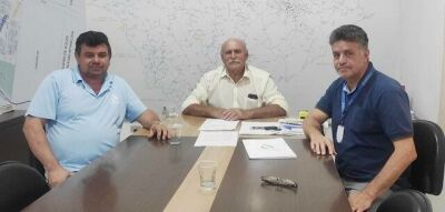 Imagem da notícia Prefeito e Supervisor da Sanesul firmam convênio para reposição de massa asfáltica em Figueirão