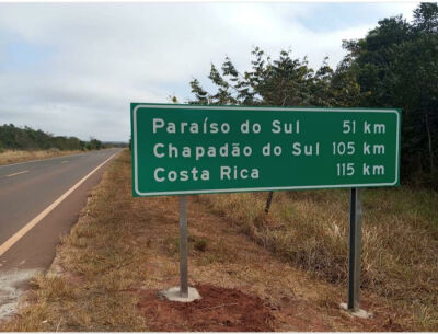 Imagem da notícia 'Paraíso do Sul': placa na MS-316 erra nome de cidade e vira meme em Paraíso das Águas