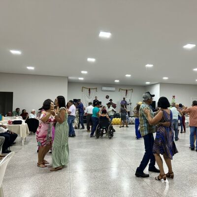 Imagem da notícia Centro de Convivência da Melhor Idade encerra 2024 com jantar dançante em clima festivo