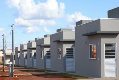 Imagem da notícia Mais de 19 mil famílias já foram beneficiadas com moradia ou regularização em MS