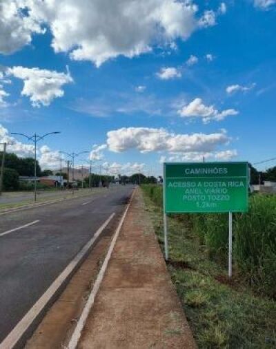 Imagem da notícia Placas orientam motoristas sobre Anel Viário e restringem tráfego pesado em Paraíso das Águas