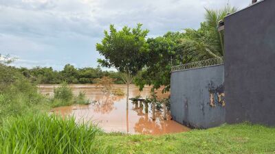 Imagem da notícia Temporal faz rio subir 3 metros e leva Costa Rica a preparar decreto de calamidade