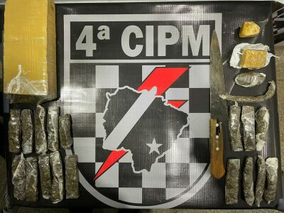 Imagem da notícia Violência doméstica leva polícia a descobrir drogas em casa e terreno baldio em Chapadão do Sul