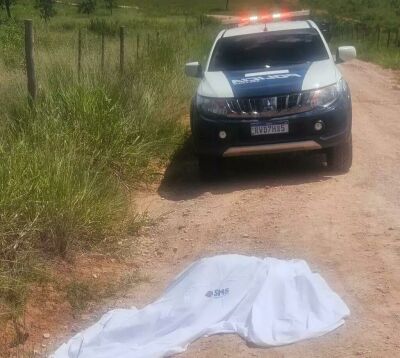 Imagem da notícia Idoso morre após ser atropelado por caminhão em estrada rural de Alcinópolis