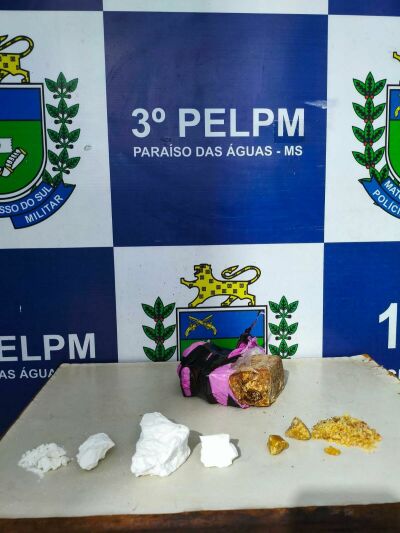 Imagem da notícia Com destino a Costa Rica, mulher é presa com crack em ônibus em Paraíso das Águas