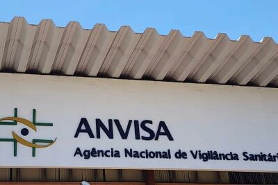 Imagem da notícia Anvisa alerta para riscos de alisantes com formol e outras substâncias proibidas
