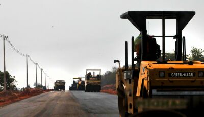 Imagem da notícia Governo anuncia mais de R$ 536 milhões para obras em rodovias de MS