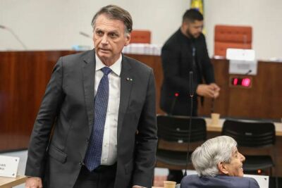 Imagem da notícia PGR pede ao STF condenação de Bolsonaro e mais 7 por tentativa de golpe de Estado