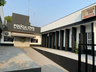 Imagem da notícia Idosa tem celular furtado dentro de casa em Coxim; suspeito não foi identificado