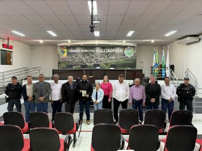 Imagem da notícia Prefeito Weliton Guimarães e vereadores lançam Maio Amarelo reforçando conscientização no trânsito em Alcinópolis