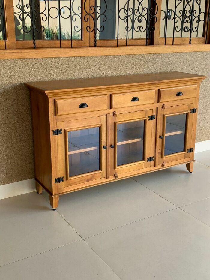 Imagem de https://cdn.interago.com.br/img/jpg/w_0_q_8/17/mc/Buffet/Buffet de madeira maciça