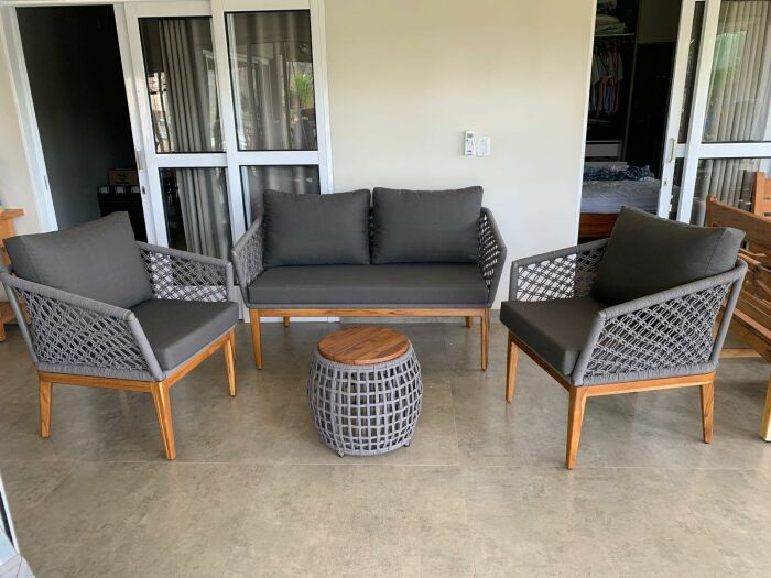 Imagem de https://cdn.interago.com.br/img/jpg/w_0_q_8/17/mc/Conjunto de sofa/Jogo de Sofá Dubai no Macramê