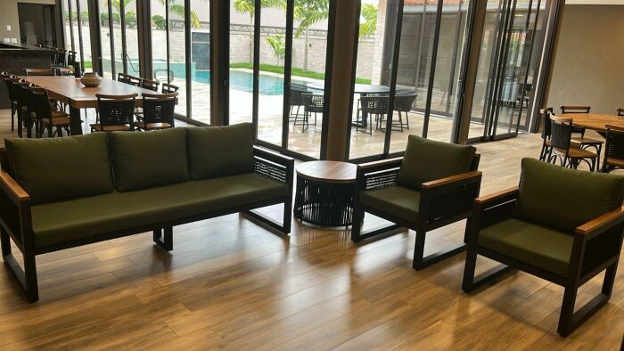 Imagem de https://cdn.interago.com.br/img/jpg/w_0_q_8/17/mc/Conjunto de sofa/Jogo de Sofá Paris Tecido Verde
