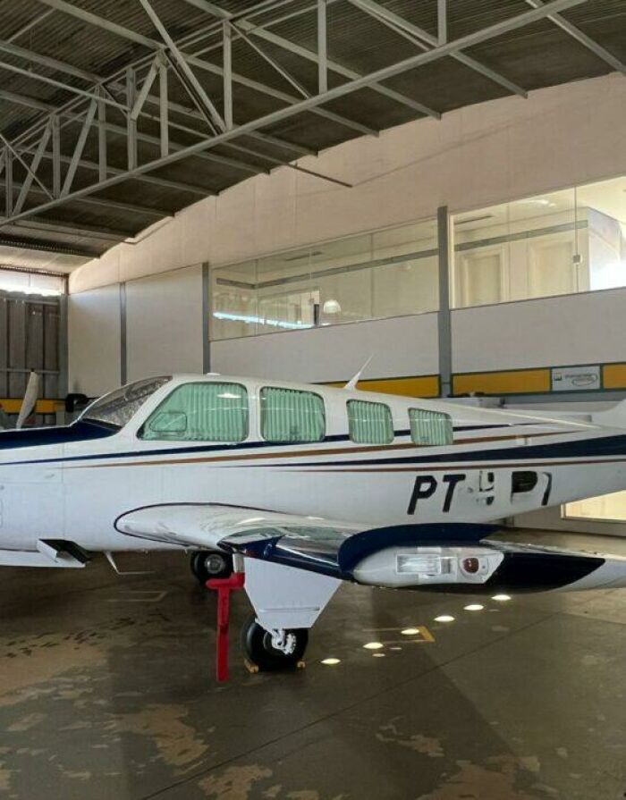 Imagem de https://cdn.interago.com.br/img/jpg/w_0_q_8/375/mc/Páginas/02. Catalogo/Monomotor/BONANZA A36/BONANZA A36