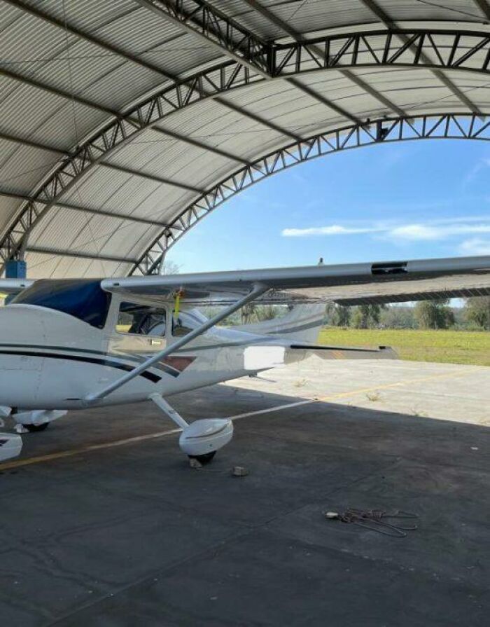 Imagem de https://cdn.interago.com.br/img/jpg/w_0_q_8/375/mc/Páginas/02. Catalogo/Monomotor/CESSNA AIRCRAFT C182/CESSNA AIRCRAFT C182