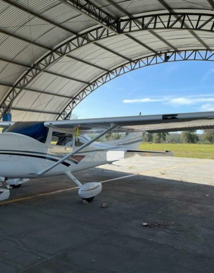 Imagem de https://cdn.interago.com.br/img/jpg/w_0_q_8/375/mc/Páginas/02. Catalogo/Monomotor/CESSNA AIRCRAFT C182/CESSNA AIRCRAFT C182