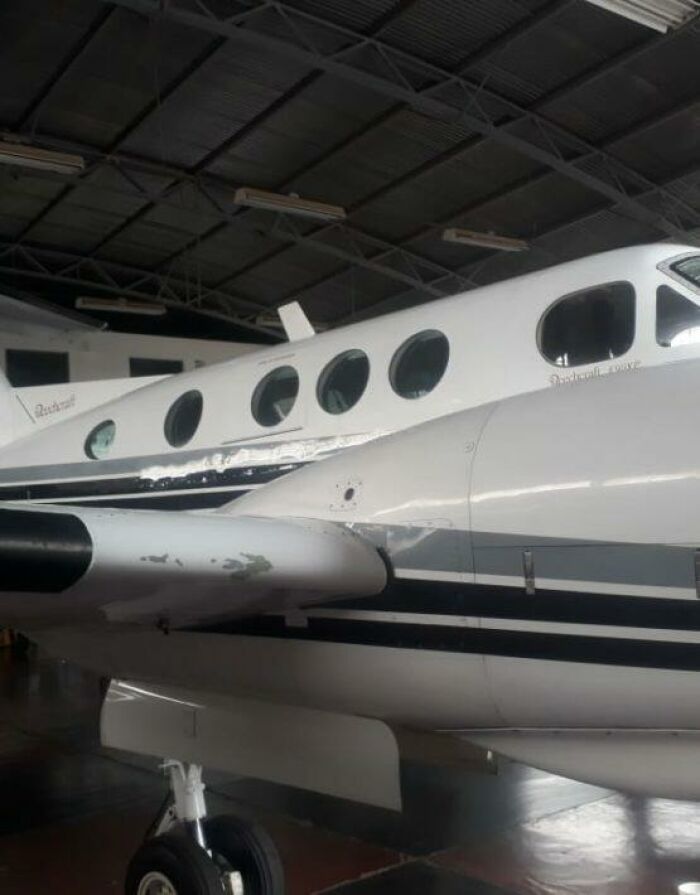 Imagem de https://cdn.interago.com.br/img/jpg/w_0_q_8/375/mc/Páginas/02. Catalogo/Turbo Hélice/HAWKRAFT KING AIR F/HAWKRAFT KING AIR F