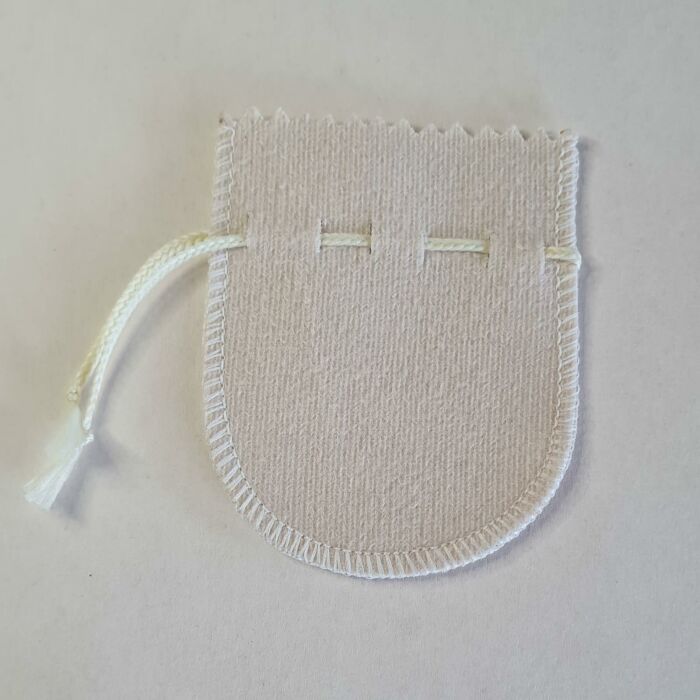 Imagem de Saquinho de Suede Bege 304 - P (6,5 x 8,0 cm) Pacote com 10 unidades
