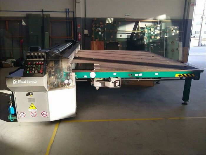 Imagem de MESA DE CORTE DE VIDRO LAMINADO BOTTERO MODELO 511( ano 2008) LAM USADA