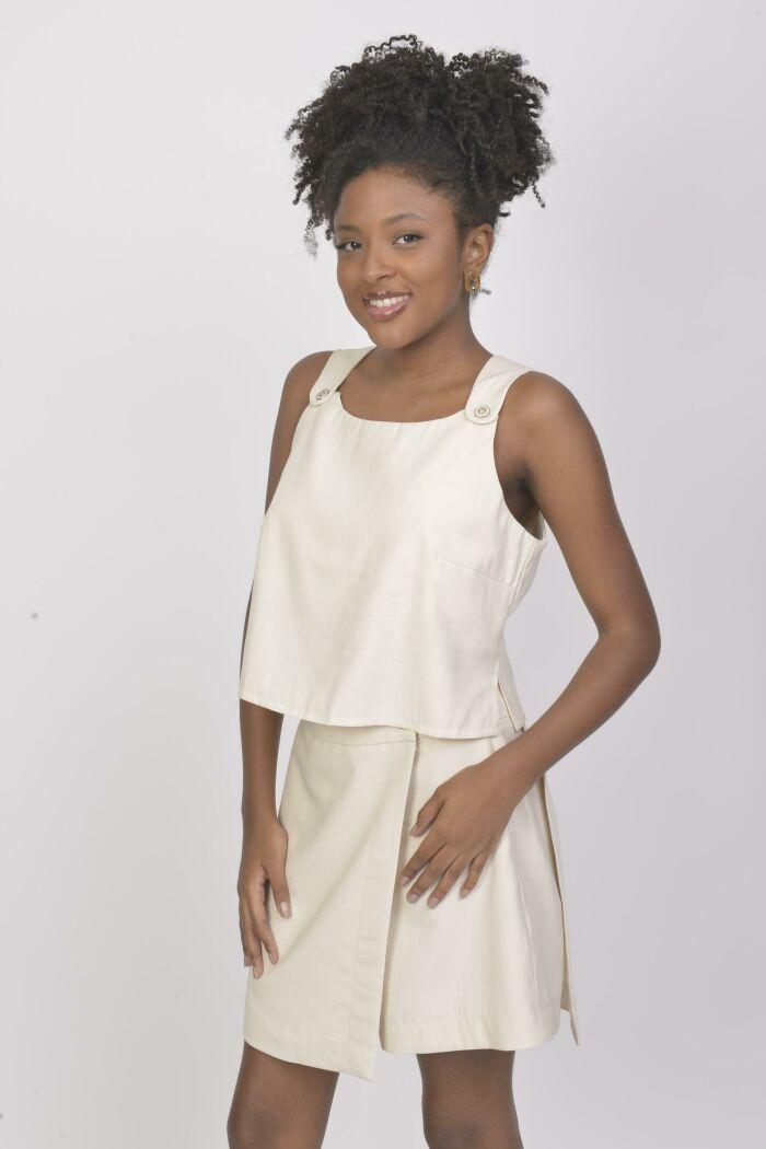 Imagem de Conjunto de Shorts Saia e Cropped com Detalhes Elegantes