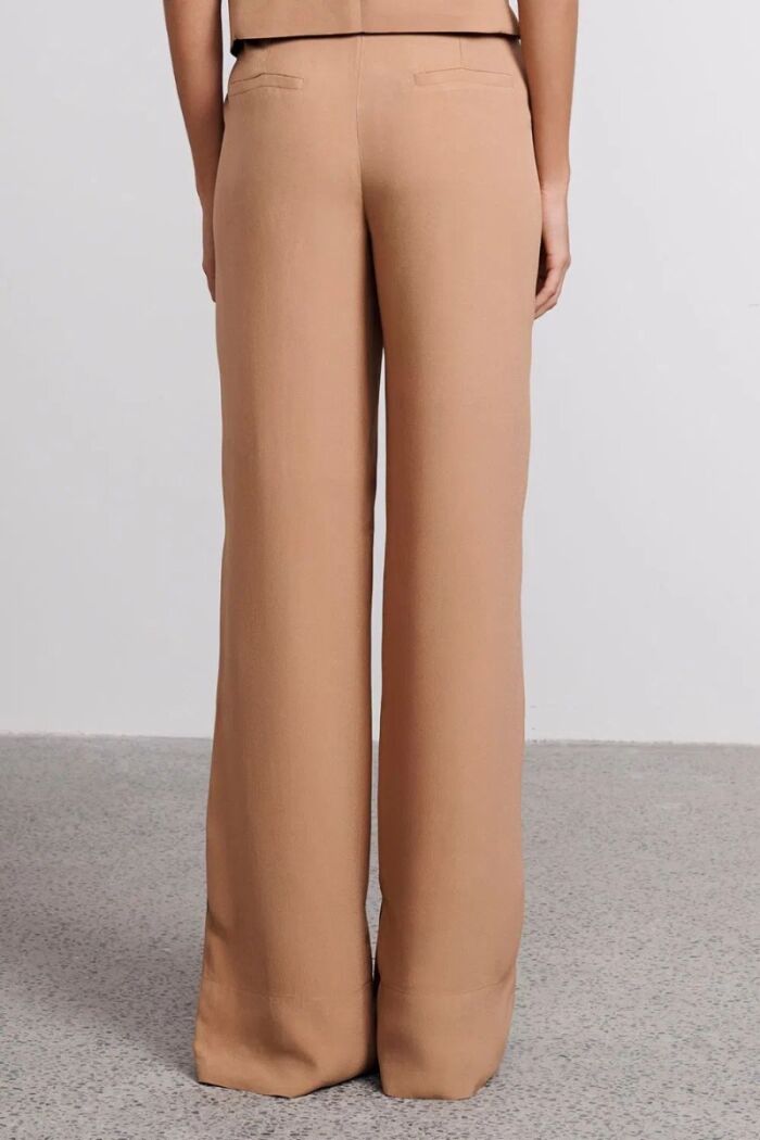 Imagem de Calça Virginia Caqui Latte Le Blog