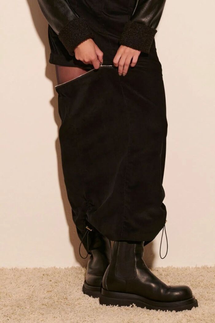 Imagem de Saia Sabrina Preta Le Blog