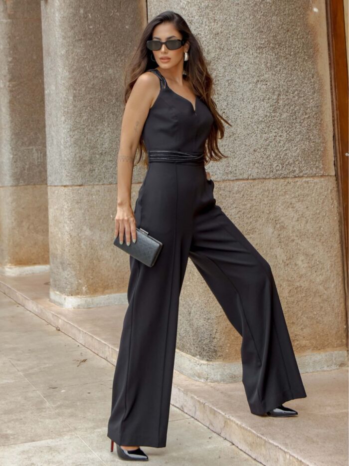 Imagem de Macacão Crepe Detalhe Metalizado Preto Luzia Fazzolli