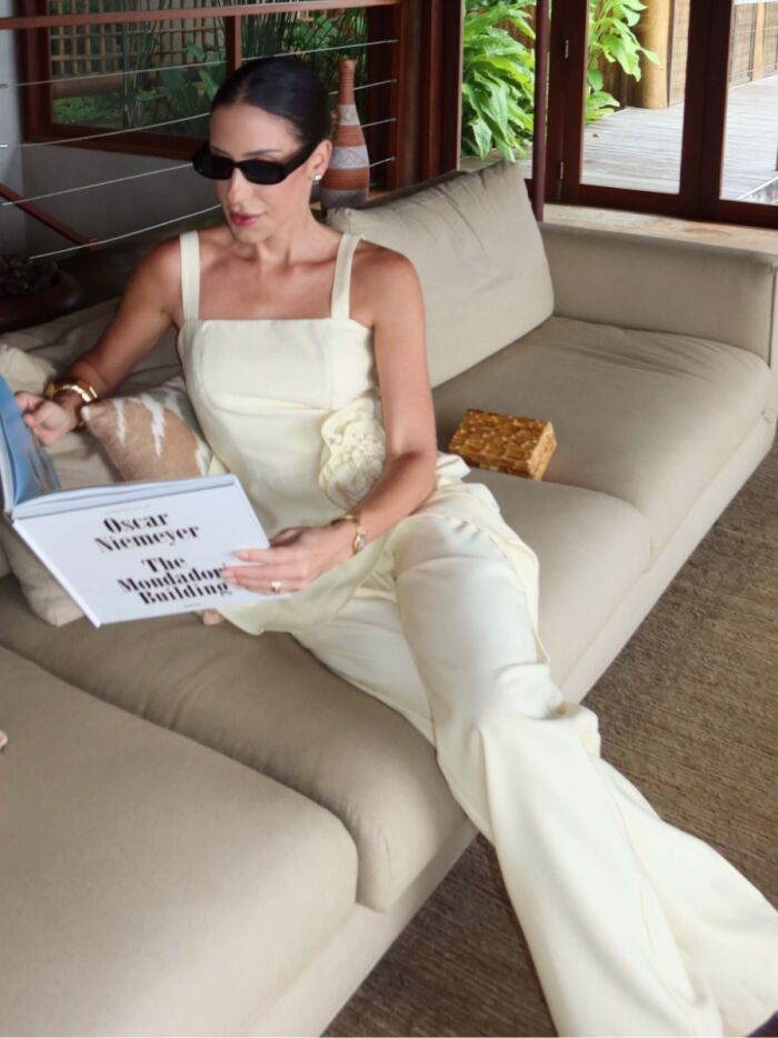 Imagem de Macacão Alfaiataria Detalhe Flor Luzia Fazzolli