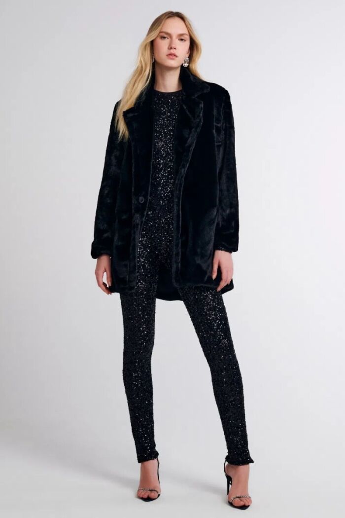 Imagem de Casaco Adele Preto Le Blog